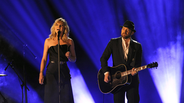THE 43rd ANNUAL CMA AWARDS - THEATRE - "The 43rd Annual CMA Awards" broadcast live from the Sommet Center in Nashville, WEDNESDAY, NOVEMBER 11 (8:00-11:00 p.m., ET) on the ABC Television Network. (ABC/KATHERINE BOMBOY)SUGARLAND
