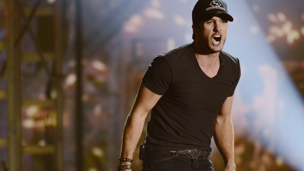 THE 45th ANNUAL CMA AWARDS - THEATRE - "The 45th Annual CMA Awards" broadcast live on ABC from the Bridgestone Arena in Nashville on WEDNESDAY, NOVEMBER 9 (8:00-11:00 p.m., ET). (ABC/KATHERINE BOMBOY-THORNTON)LUKE BRYAN