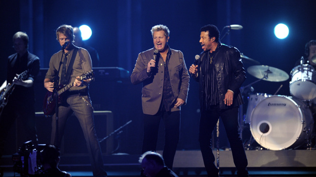 THE 45th ANNUAL CMA AWARDS - THEATRE - "The 45th Annual CMA Awards" broadcast live on ABC from the Bridgestone Arena in Nashville on WEDNESDAY, NOVEMBER 9 (8:00-11:00 p.m., ET). (ABC/KATHERINE BOMBOY-THORNTON)RASCAL FLATTS, LIONEL RICHIE