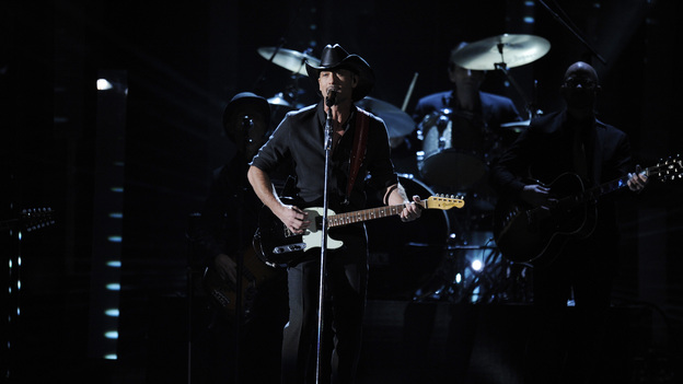 THE 46TH ANNUAL CMA AWARDS - THEATRE - "The 46th Annual CMA Awards" airs live THURSDAY, NOVEMBER 1 (8:00-11:00 p.m., ET) on ABC live from the Bridgestone Arena in Nashville, Tennessee. (ABC/KATHERINE BOMBOY-THORNTON)TIM MCGRAW