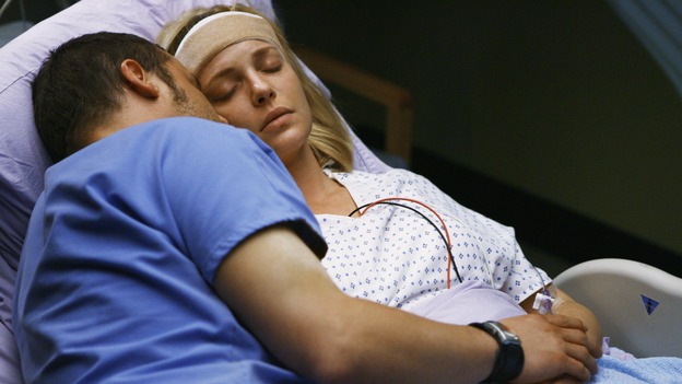 GREY'S ANATOMY - "Elevator Love Letter" - Alex is there for Izzie as she wakes up from brain surgery, on "Grey's Anatomy," THURSDAY, MARCH 26 (9:00-10:02 p.m., ET) on the ABC Television Network. (ABC/SCOTT GARFIELD) JUSTIN CHAMBERS, KATHERINE HEIGL