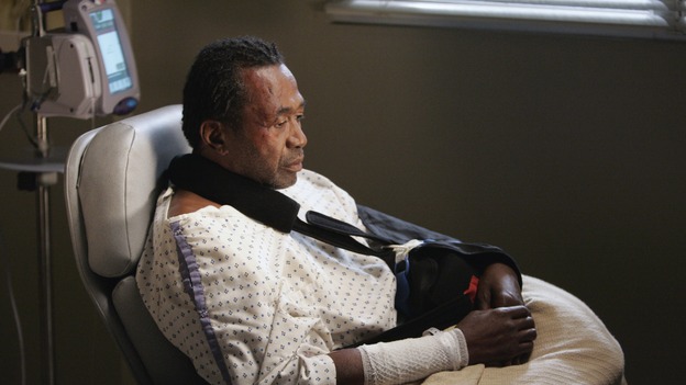 GREY'S ANATOMY - "Love/Addiction" - The residents and interns treat the victims of a massive explosion at an apartment building, while Alex investigates the cause of the accident, Mama Burke returns to collect her son's things just as Cristina trades her wedding presents in exchange for surgeries, Lexie tries to have a heart-to-heart with an unwilling Meredith, and while Callie is overwhelmed with her duties as Chief Resident, Bailey searches for an outlet for her pent-up leadership skills, on "Grey's Anatomy," THURSDAY, OCTOBER 4 (9:00-10:01 p.m., ET) on the ABC Television Network. (ABC/CRAIG SJODIN)BEN VEREEN