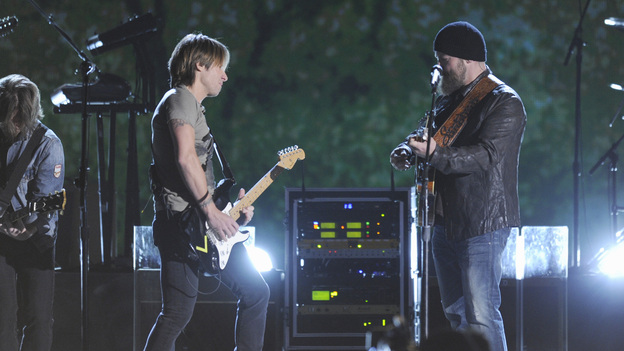 THE 46TH ANNUAL CMA AWARDS - THEATRE - "The 46th Annual CMA Awards" airs live THURSDAY, NOVEMBER 1 (8:00-11:00 p.m., ET) on ABC live from the Bridgestone Arena in Nashville, Tennessee. (ABC/KATHERINE BOMBOY-THORNTON)KEITH URBAN, ZAC BROWN