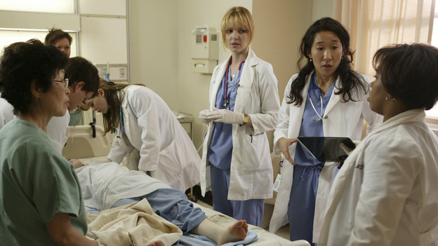 100297_0719 -- COMPLICATIONS - "PILOT" (ABC/RICHARD CARTWRIGHT)ELLEN POMPEO, KATHERINE HEIGL, SANDRA OH, CHANDRA WILSON