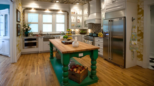 EXTREME MAKEOVER HOME EDITION - "Simpson Family," - Kitchen   Picture,   on "Extreme Makeover Home Edition," Sunday, January 16th   (8:00-9:00 p.m.   ET/PT) on the ABC Television Network.