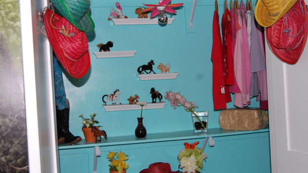 EXTREME MAKEOVER HOME EDITION - "Almquist Family," - Girl's Bedroom Details, on "Extreme Makeover Home Edition," Sunday, March 29th on the ABC Television Network.