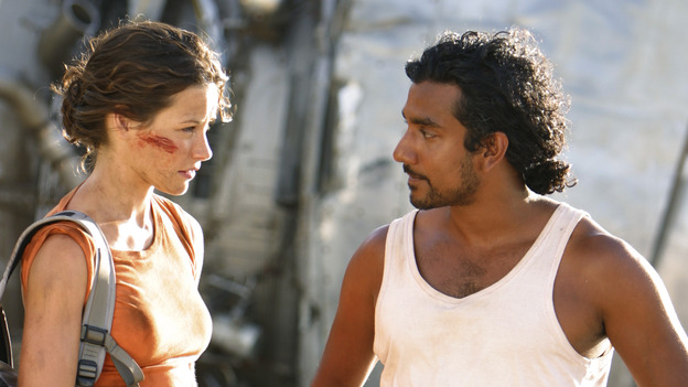 101021_7410 -- LOST - "WALKABOUT"  (ABC/MARIO PEREZ)EVANGELINE LILLY, NAVEEN ANDREWS