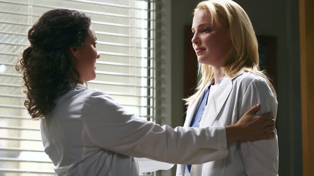 GREY'S ANATOMY - "Where the Boys Are" - The men of Seattle Grace go on a camping trip together, Addison and Callie must team up to work on a patient, Meredith assists Sloan with a procedure unlike any she has experienced, and, suspicious of her recent actions at the hospital, Bailey confronts Cristina, on "Grey's Anatomy," THURSDAY, NOVEMBER 9 (9:00-10:01 p.m., ET) on the ABC Television Network. (ABC/SCOTT GARFIELD)KALI ROCHA, KATHERINE HEIGL
