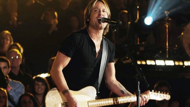 THE 45th ANNUAL CMA AWARDS - THEATRE - "The 45th Annual CMA Awards" broadcast live on ABC from the Bridgestone Arena in Nashville on WEDNESDAY, NOVEMBER 9 (8:00-11:00 p.m., ET). (ABC/KATHERINE BOMBOY-THORNTON)KEITH URBAN
