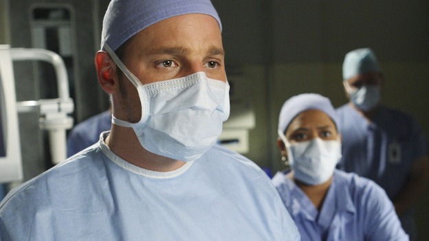 GREY'S ANATOMY - "Stand By Me" - Alex and Bailey react to the news that Izzie has cancer, on "Grey's Anatomy," THURSDAY, MARCH 19 (9:00-10:02 p.m., ET) on the ABC Television Network. (ABC/CRAIG SJODIN) JUSTIN CHAMBERS, CHANDRA WILSON (BACKGROUND)