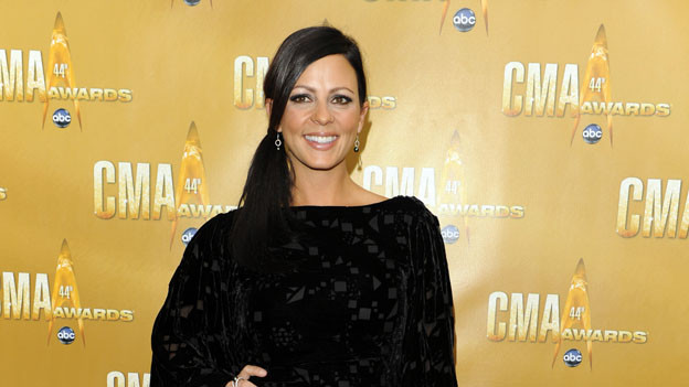 THE 44TH ANNUAL CMA AWARDS - RED CARPET ARRIVALS - "The 44th Annual CMA Awards" will be broadcast live from the Bridgestone Arena in Nashville, WEDNESDAY, NOVEMBER 10 (8:00-11:00 p.m., ET) on the ABC Television Network. (ABC/ANDREW WALKER)SARA EVANS