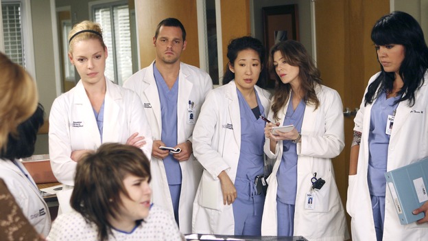 GREY'S ANATOMY - "Six Days" - After a successful operation on his heart, George's father undergoes surgery for his cancer, Thatcher Grey visits Seattle Grace in order to see his new granddaughter, and Meredith discovers that Derek has trouble sleeping soundly, on "Grey's Anatomy," THURSDAY, JANUARY 4 (9:00-10:01 p.m., ET) on the ABC Television Network. (ABC/MICHAEL DESMOND)MAE WHITMAN, KATHERINE HEIGL, JUSTIN CHAMBERS, SANDRA OH, ELLEN POMPEO, SARA RAMIREZ
