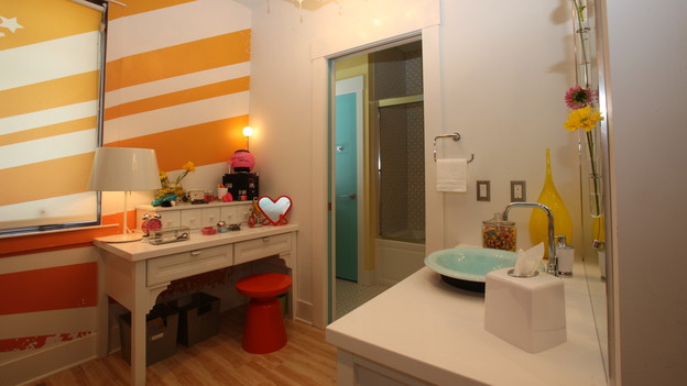 EXTREME MAKEOVER HOME EDITION - "Grommesh Family," - Bathroom Picture,  on "Extreme Makeover Home Edition," Sunday, January 2nd (8:00-9:00 p.m.  ET/PT) on the ABC Television Network.