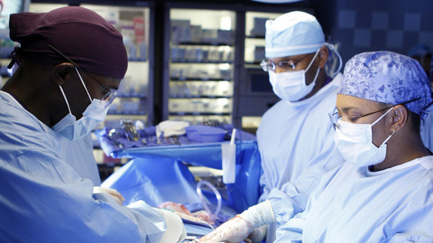 PRIVATE PRACTICE - "Right Here, Right Now" - Miranda Bailey brings a kidney transplant patient to Los Angeles, and Addison isn't the only Oceanside Wellness doctor pleased to see her. Meanwhile the consequences of Addison's emotional affair with Noah catch up with her, and Sheldon and Pete finally discover who the father of Violet's baby is, on "Private Practice," THURSDAY, OCTOBER 15 (10:01-11:00 p.m., ET) on the ABC Television Network. (ABC/MICHAEL DESMOND)TAYE DIGGS, CHANDRA WILSON