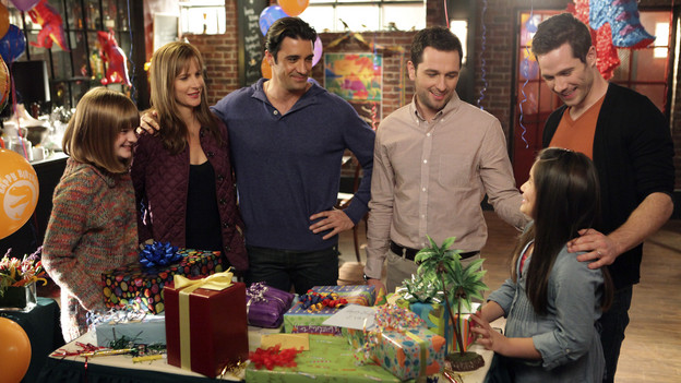BROTHERS & SISTERS - "Home Is Where the Fort Is" - KERRIS LILLA DORSEY, RACHEL GRIFFITHS, GILLES MARINI, MATTHEW RHYS, ISABELLA RAE THOMAS, LUKE MACFARLANE