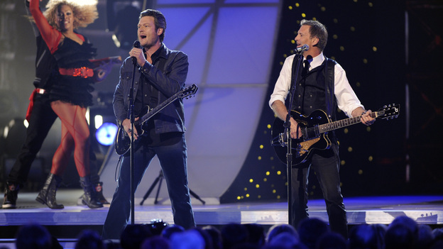 THE 45th ANNUAL CMA AWARDS - THEATRE - "The 45th Annual CMA Awards" broadcast live on ABC from the Bridgestone Arena in Nashville on WEDNESDAY, NOVEMBER 9 (8:00-11:00 p.m., ET). (ABC/KATHERINE BOMBOY-THORNTON)BLAKE SHELTON, KENNY LOGGINS