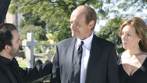 LOST- "Lockdown" (ABC/MARIO PEREZ)GEOFFREY RIVAS, TERRY O'QUINN, KATEY SAGAL