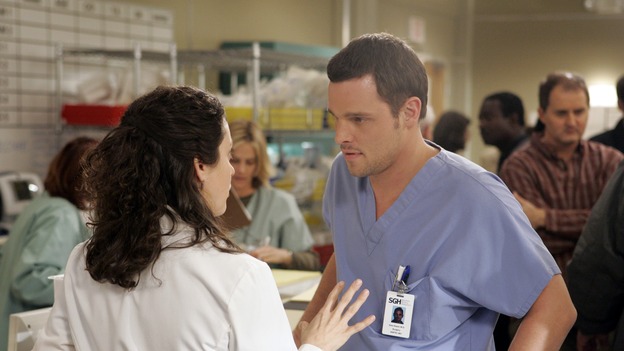 GREY'S ANATOMY - "Drowning on Dry Land" - "Grey's Anatomy's" three-episode story arc continues with a part two that will challenge the interns of Seattle Grace -- and "Grey's" fans as well -- like never before, THURSDAY, FEBRUARY 15 (9:00-10:01 p.m., ET) on the ABC Television Network. Elizabeth Reaser (Independent Spirit Award nominee for "Sweet Land") guest stars as a patient over multiple episodes. (ABC/CRAIG SJODIN)KALI ROCHA, JUSTIN CHAMBERS