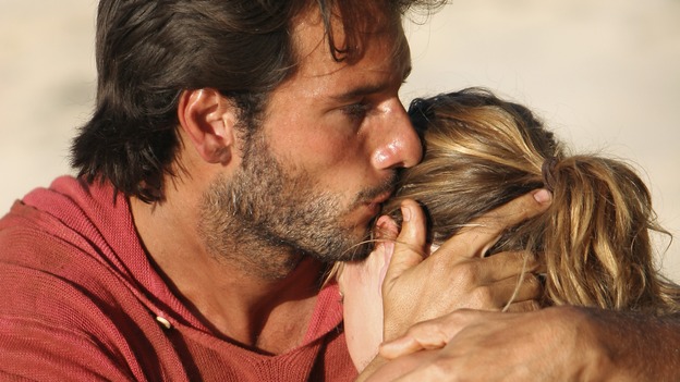 LOST - "Expos" - Hurley begins to suspect that Sawyer may be involved in an island mystery surrounding two fellow survivors, and Sun learns the truth about her past kidnapping attempt by "The Others," on "Lost," WEDNESDAY, MARCH 28 (10:00-11:00 p.m., ET), on the ABC Television Network. (ABC/MARIO PEREZ)RODRIGO SANTORO, KIELE SANCHEZ