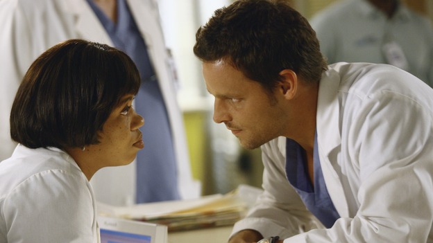 GREY'S ANATOMY - "Let the Truth Sting" - The new interns are dazzled by the skill level of fellow intern George, while Lexie helps keep his "repeater" status a secret; Meredith half-heartedly helps Lexie with her first emergency patient; Sloan and Richard attempt a radical, new surgery to save a woman's ability to speak; and George is compelled to tell Callie of his past indiscretion with Izzie, on "Grey's Anatomy," THURSDAY, OCTOBER 11 (9:00-10:01 p.m., ET) on the ABC Television Network. (ABC/SCOTT GARFIELD)CHANDRA WILSON, JUSTIN CHAMBERS