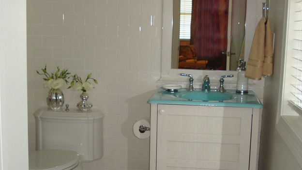 EXTREME MAKEOVER HOME EDITION - "Koepke Family," - Bathroom, on "Extreme Makeover Home Edition," Sunday, November 19th on the ABC Television Network.