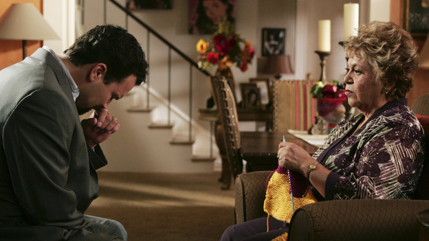 DESPERATE HOUSEWIVES - "COME IN, STRANGER" (ABC/VIVIAN ZINK) RICARDO ANTONIO CHAVIRA, LUPE ONTIVEROS