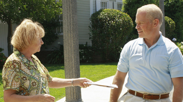 DESPERATE HOUSEWIVES - "Mirror, Mirror" - Dave gets to know his next target...Mrs. McKluskey!