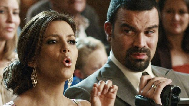 DESPERATE HOUSEWIVES - "Don't Walk on the Grass" - Rules were made to be broken, on ABC's "Desperate Housewives," SUNDAY, NOVEMBER 1 (9:00-10:01 p.m., ET). Bree begins to fall for Karl and drifts further from Orson; Katherine continues her sad attempts at seducing Mike, as her conflict with Susan grows; Gaby gets Juanita expelled from school; Lynette learns Tom is cheating on his mid-term, and Angie hides the truth about her mother. (ABC/RON TOM)EVA LONGORIA PARKER, RICARDO ANTONIO CHAVIRA
