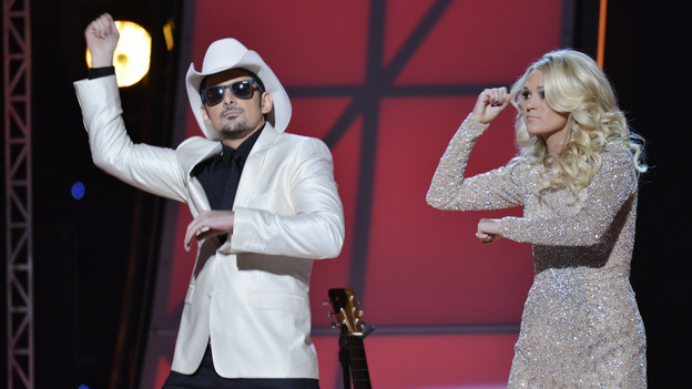 THE 46TH ANNUAL CMA AWARDS - THEATRE - "The 46th Annual CMA Awards" airs live THURSDAY, NOVEMBER 1 (8:00-11:00 p.m., ET) on ABC live from the Bridgestone Arena in Nashville, Tennessee. (ABC/KATHERINE BOMBOY-THORNTON)BRAD PAISLEY, CARRIE UNDERWOOD
