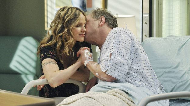 GREY'S ANATOMY - "P.Y.T. (Pretty Young Thing)" - Thatcher Grey, Meredith and Lexie's father, returns to Seattle Grace with stomach pains and a new, twenty-something tattooed girlfriend, Danielle. Meanwhile, Alex clashes with the new OB, Dr. Lucy Fields, over a patient and Mark places Jackson on his service in exchange for information on Lexie, on "Grey's Anatomy," THURSDAY, FEBRUARY 10 (9:00-10:01 p.m., ET) on the ABC Television Network. (ABC/ERIC MCCANDLESS)ALEXA HAVINS, JEFF PERRY