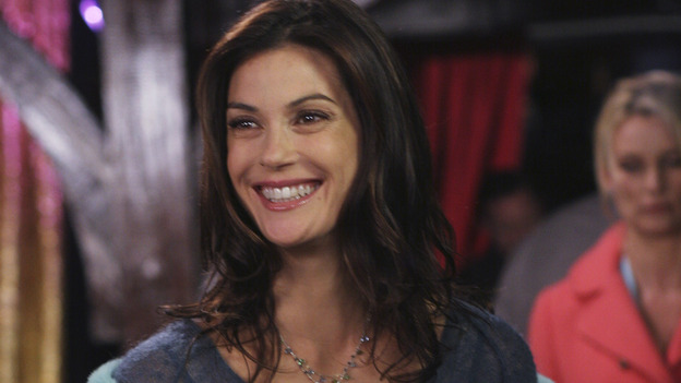 DESPERATE HOUSEWIVES - "Move On" - Edie organizes a neighborhood search for the missing Mrs. Huber, just as the absent busybody's sister (guest star Harriet Sansom Harris) arrives on Wisteria Lane. Meanwhile, Bree resigns herself to her marital state and asks an attractive pharmacist (Tony Award-winning actor Roger Bart) on a date; Susan's ex, Karl (guest star Richard Burgi), suddenly reappears in her life; Lynette fears that Tom is attracted to the new nanny (guest star Marla Sokoloff); and Gabrielle sinks to new depths - she gets a job -- on "Desperate Housewives," SUNDAY, JANUARY 9 (9:00-10:00 p.m., ET), on the ABC Television Network. (ABC/DANNY FELD)TERI HATCHER, NICOLLETTE SHERIDAN
