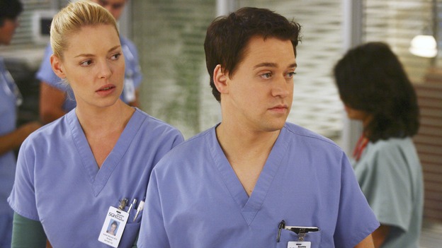 GREY'S ANATOMY - "Great Expectations" - While rumors of the Chief's departure spread among the hospital staff, Bailey proposes the creation of a free clinic, and a Seattle Grace doctor receives a proposal of a different sort, on "Grey's Anatomy," THURSDAY, JANUARY 25 (9:00-10:01 p.m., ET) on the ABC Television Network. (ABC/SCOTT GARFIELD)KATHERINE HEIGL, T.R. KNIGHT