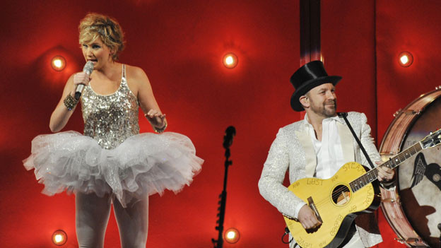 THE 44TH ANNUAL CMA AWARDS - THEATRE - "The 44th Annual CMA Awards" were broadcast live from the Bridgestone Arena in Nashville, WEDNESDAY, NOVEMBER 10 (8:00-11:00 p.m., ET) on the ABC Television Network. (ABC/KATHERINE BOMBOY)SUGARLAND
