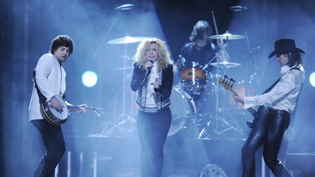 THE 46TH ANNUAL CMA AWARDS - THEATRE - "The 46th Annual CMA Awards" airs live THURSDAY, NOVEMBER 1 (8:00-11:00 p.m., ET) on ABC live from the Bridgestone Arena in Nashville, Tennessee. (ABC/KATHERINE BOMBOY-THORNTON)THE BAND PERRY