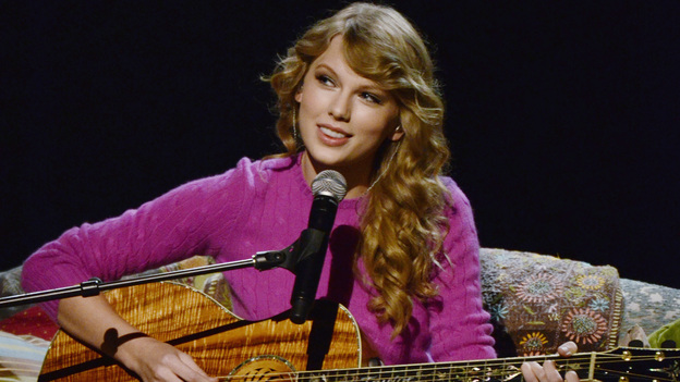 THE 45th ANNUAL CMA AWARDS - THEATRE - "The 45th Annual CMA Awards" broadcast live on ABC from the Bridgestone Arena in Nashville on WEDNESDAY, NOVEMBER 9 (8:00-11:00 p.m., ET). (ABC/KATHERINE BOMBOY-THORNTON)TAYLOR SWIFT