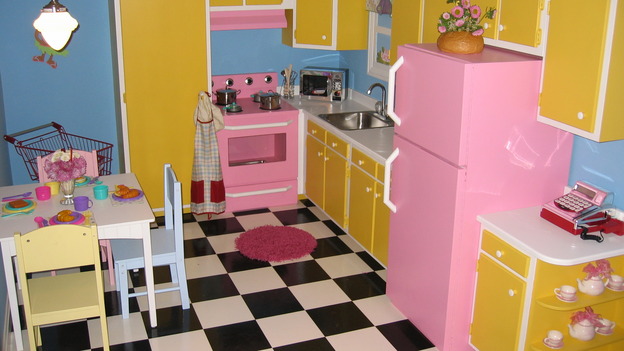 EXTREME MAKEOVER HOME EDITION - "Farina Family," - Play Kitchen, on "Extreme Makeover Home Edition," Sunday, November 12th on the ABC Television Network.
