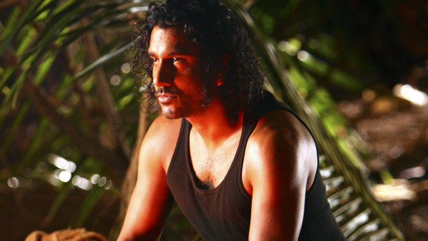 LOST - "The Package" - Sun and Jin desperately continue their search for one another, and Locke confronts his enemy, on "Lost," TUESDAY, MARCH 30 (9:00-10:02 p.m., ET) on the ABC Television Network. (ABC/MARIO PEREZ)NAVEEN ANDREWS