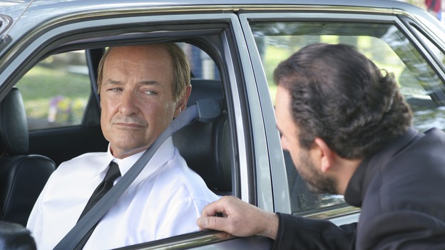 LOST- "Lockdown" (ABC/MARIO PEREZ)TERRY O'QUINN, GEOFFREY RIVAS