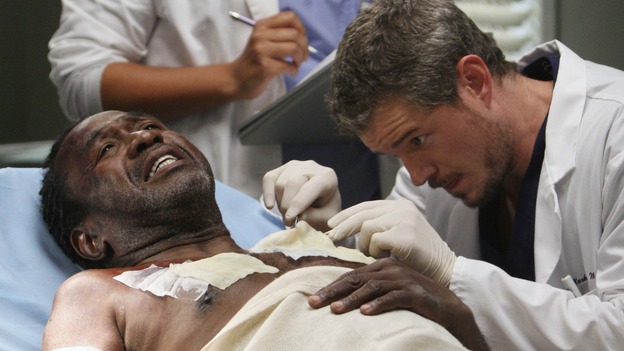 GREY'S ANATOMY - "Love/Addiction" - The residents and interns treat the victims of a massive explosion at an apartment building, while Alex investigates the cause of the accident, Mama Burke returns to collect her son's things just as Cristina trades her wedding presents in exchange for surgeries, Lexie tries to have a heart-to-heart with an unwilling Meredith, and while Callie is overwhelmed with her duties as Chief Resident, Bailey searches for an outlet for her pent-up leadership skills, on "Grey's Anatomy," THURSDAY, OCTOBER 4 (9:00-10:01 p.m., ET) on the ABC Television Network. (ABC/MICHAEL DESMOND)BEN VEREEN, SARA RAMIREZ, ERIC DANE