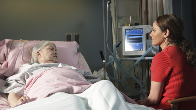 PRIVATE PRACTICE - "The Hardest Part" - When Pete's brother, Adam (Kyle Secor), brings their sick mother (Louise Fletcher) for a consult, Pete discovers her illness may be his brother's fault. Meanwhile, in the wake of her book's success, Violets walks in on Sheldon just as he's about to take her archenemy on a date, and Cooper treats a young musical prodigy whose brain tumor could prevent him from ever playing the piano again, on "Private Practice," THURSDAY, MARCH 31 (10:01-11:00 p.m., ET) on the ABC Television Network. (ABC/ADAM TAYLOR)LOUISE FLETCHER, AMY BRENNEMAN