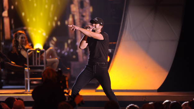 THE 45th ANNUAL CMA AWARDS - THEATRE - "The 45th Annual CMA Awards" broadcast live on ABC from the Bridgestone Arena in Nashville on WEDNESDAY, NOVEMBER 9 (8:00-11:00 p.m., ET). (ABC/KATHERINE BOMBOY-THORNTON)LUKE BRYAN