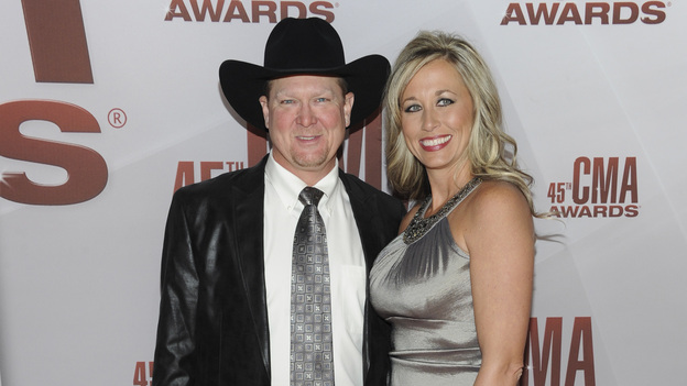 THE 45th ANNUAL CMA AWARDS - RED CARPET ARRIVALS - "The 45th Annual CMA Awards" will broadcast live on ABC from the Bridgestone Arena in Nashville on WEDNESDAY, NOVEMBER 9 (8:00-11:00 p.m., ET). (ABC/JASON KEMPIN)TRACY LAWRENCE, BECCA LAWRENCE