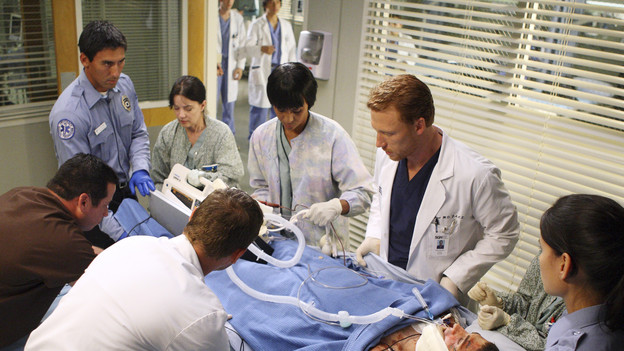 GREY'S ANATOMY - "I Always Feel Like Somebody's Watchin' Me" - Several weeks after her near-death experience, a recovering Izzie returns to work. Meanwhile, nervous that there will be layoffs in the hospital in the wake of an announcement from the Chief, the Seattle Grace residents compete to survive the cuts, including Cristina, who attempts to work alongside Arizona in pediatrics. And Bailey and Alex's patient's already complex case is further complicated by her schizophrenic son, on "Grey's Anatomy," THURSDAY, OCTOBER 1 (9:00-10:01 p.m., ET) on the ABC Television Network. (ABC/CRAIG SJODIN)KEVIN MCKIDD