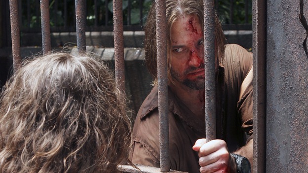 LOST - "Every Man for Himself" - Sawyer discovers just how far his captors will go to thwart any plans of escape he and Kate might have, and Jack is called upon to scrub up in order to save the life of one of "The Others." Meanwhile, Desmond's behavior begins to perplex the survivors when he starts construction on an unknown device, on "Lost," WEDNESDAY, OCTOBER 25 (9:00-10:01 p.m., ET), on the ABC Television Network. (ABC/MARIO PEREZ)EVANGELINE LILLY, JOSH HOLLOWAY