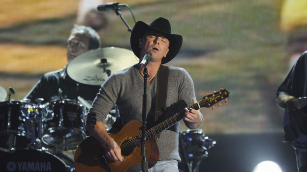 THE 44TH ANNUAL CMA AWARDS - THEATRE - "The 44th Annual CMA Awards" were broadcast live from the Bridgestone Arena in Nashville, WEDNESDAY, NOVEMBER 10 (8:00-11:00 p.m., ET) on the ABC Television Network. (ABC/KATHERINE BOMBOY)KENNY CHESNEY