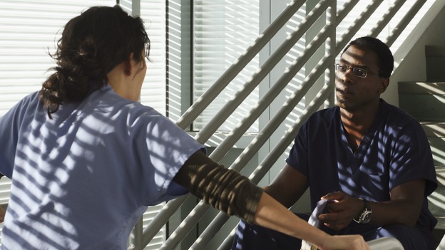 GREY'S ANATOMY - "From a Whisper to a Scream" - A traumatic car accident fills the ER, Cristina has a crisis of conscience about her deceptive teamwork with Burke, and Izzie pushes the boundaries of her probation, on "Grey's Anatomy," THURSDAY, NOVEMBER 23 (9:00-10:01 p.m., ET) on the ABC Television Network. (ABC/KAREN NEAL)SANDRA OH, ISAIAH WASHINGTON