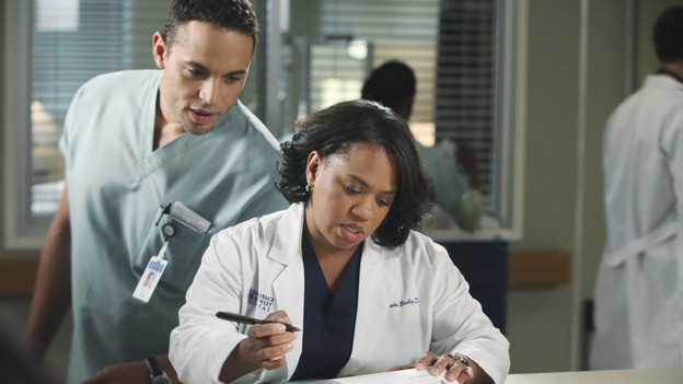 GREY'S ANATOMY - "Start Me Up" - Arizona seeks Mark's advice as she tries to reconcile with Callie, who has big news of her own; Teddy must make a key decision for Henry during his surgery; and on the same day the residents receive a new crop of interns, the Chief announces he is looking for a new Chief Resident, on "Grey's Anatomy," THURSDAY, JANUARY 13 (9:00-10:01 p.m., ET) on the ABC Television Network. (ABC/DANNY FELD)DANIEL SUNJATA, CHANDRA WILSON