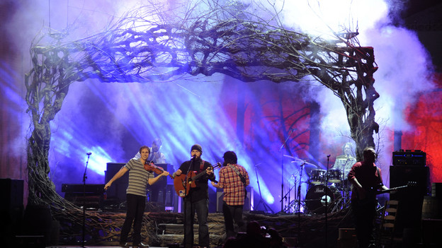 THE 43rd ANNUAL CMA AWARDS - THEATRE - "The 43rd Annual CMA Awards" broadcast live from the Sommet Center in Nashville, WEDNESDAY, NOVEMBER 11 (8:00-11:00 p.m., ET) on the ABC Television Network. (ABC/KATHERINE BOMBOY)ZAC BROWN BAND