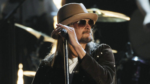 THE 44TH ANNUAL CMA AWARDS - THEATRE - "The 44th Annual CMA Awards" were broadcast live from the Bridgestone Arena in Nashville, WEDNESDAY, NOVEMBER 10 (8:00-11:00 p.m., ET) on the ABC Television Network. (ABC/KATHERINE BOMBOY)KID ROCK