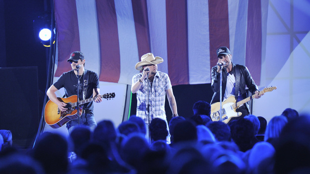 THE 46TH ANNUAL CMA AWARDS - THEATRE - "The 46th Annual CMA Awards" airs live THURSDAY, NOVEMBER 1 (8:00-11:00 p.m., ET) on ABC live from the Bridgestone Arena in Nashville, Tennessee. (ABC/KATHERINE BOMBOY-THORNTON)ERIC CHURCH, JASON ALDEAN, LUKE BRYAN